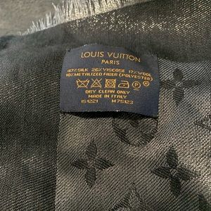 Louis Vuitton shawl